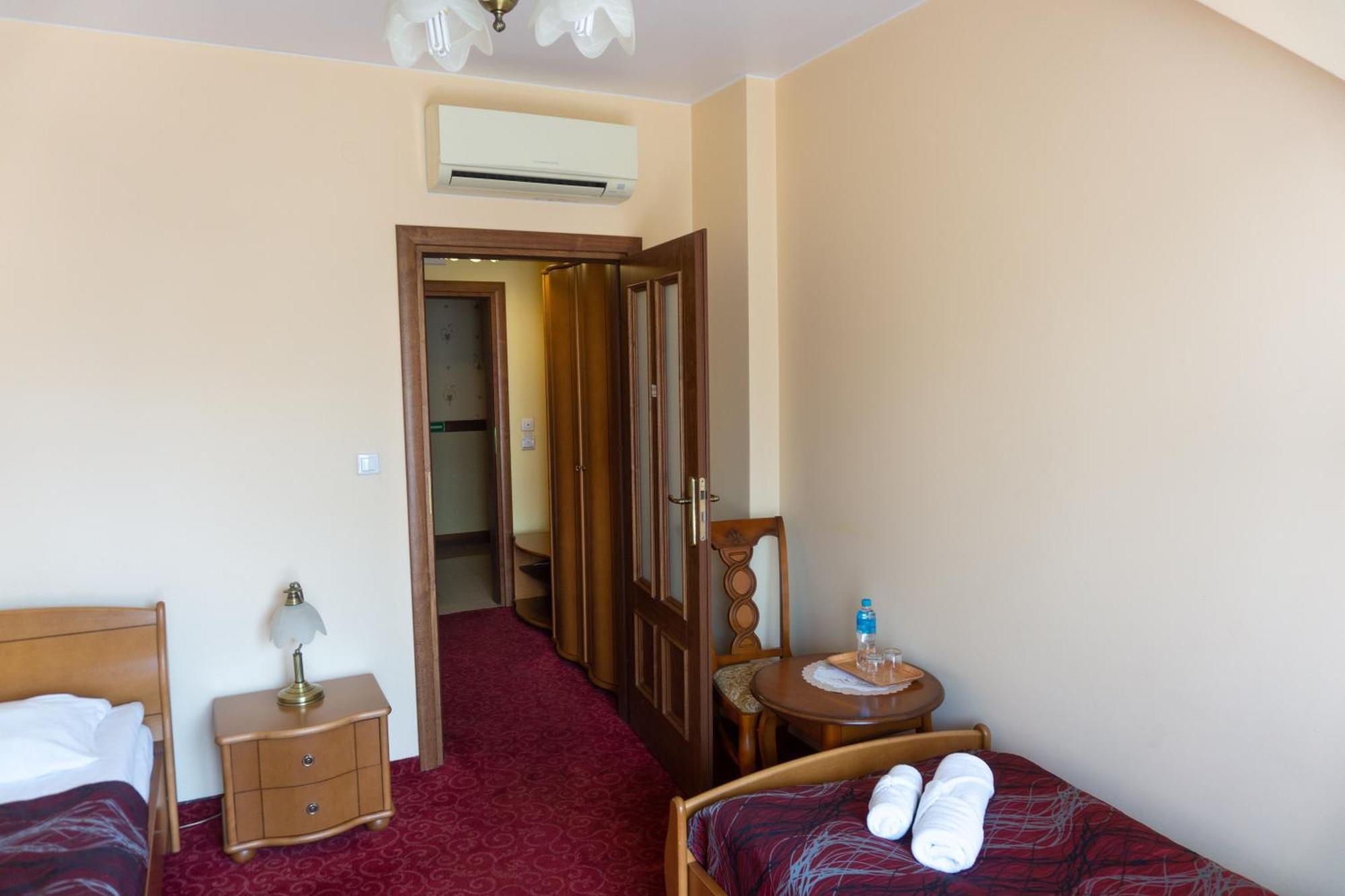 Hotel Hesperus Miedzyrzec Podlaski Luaran gambar